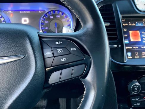 Used 2015 Chrysler 300 S image 23