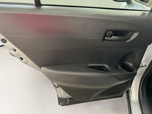 Used 2024 Toyota Corolla Cross AWD Hybrid w/ Moonroof Package image 27