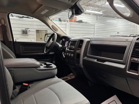 Used 2018 RAM 2500 Tradesman w/ Chrome Appearance Group image 25