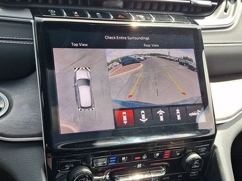 Certified 2023 Jeep Grand Cherokee Limited w/ Luxury Tech Group II AWD/4WD image 24