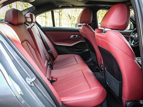 Used 2023 BMW 330i xDrive Sedan w/ Premium Package image 16