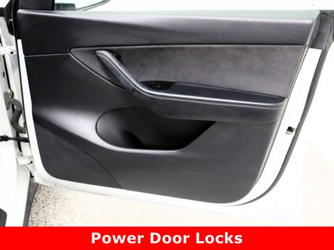 Used 2021 Tesla Model Y Performance image 34