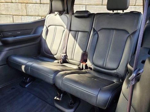 Used 2024 Jeep Wagoneer Series III image 42