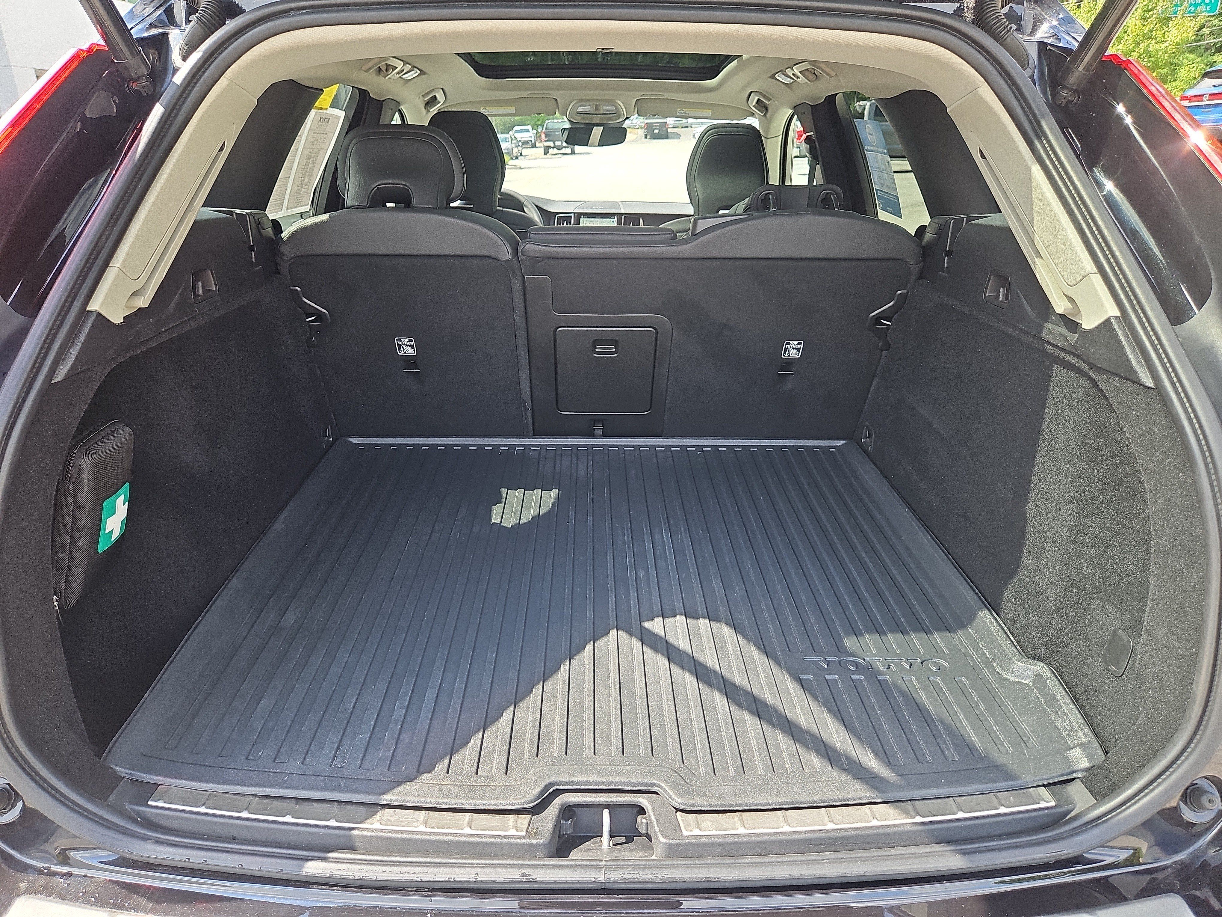 Used 2024 Volvo XC60 B5 Plus w/ Protection Package Premier AWD/4WD image 34