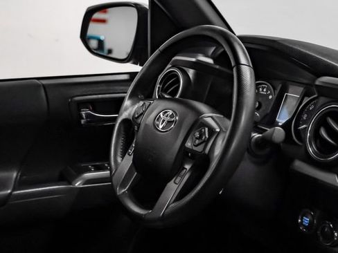 Used 2021 Toyota Tacoma TRD Sport AWD/4WD image 12