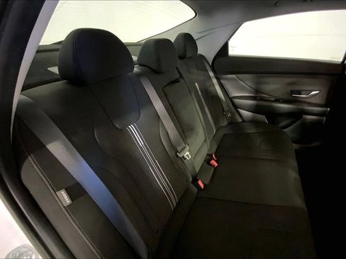 Used 2025 Hyundai Elantra SEL FWD image 23