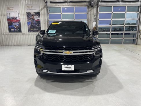 Used 2023 Chevrolet Suburban LS AWD/4WD image 3