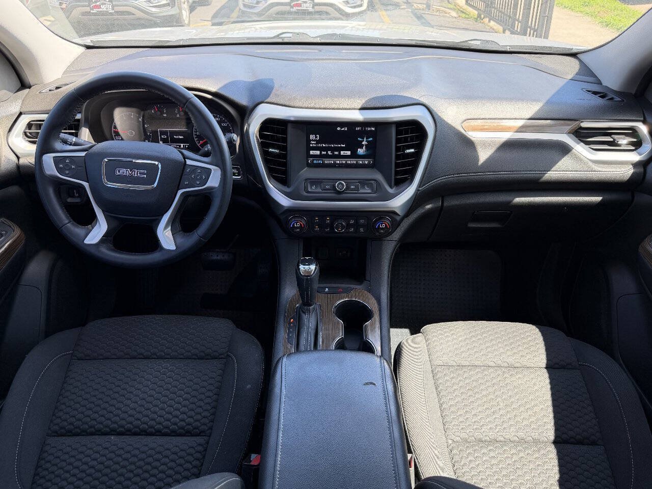 Used 2018 GMC Acadia SLE w/ LPO, Floor Liner Package FWD image 11