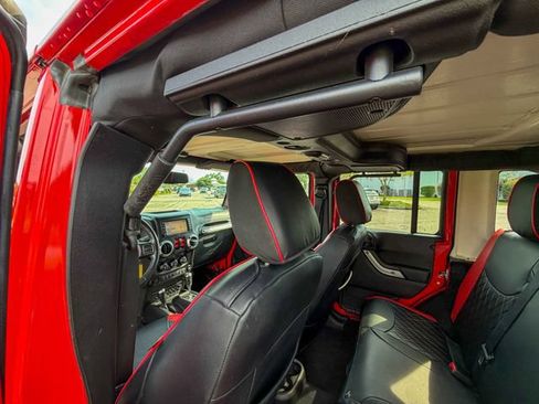 Used 2015 Jeep Wrangler Unlimited Sahara w/ Max Tow Package AWD/4WD image 18