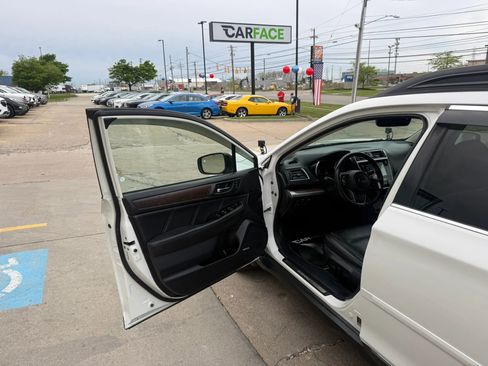 Used 2019 Subaru Outback 3.6R Limited w/ Popular Package #2 AWD/4WD image 18