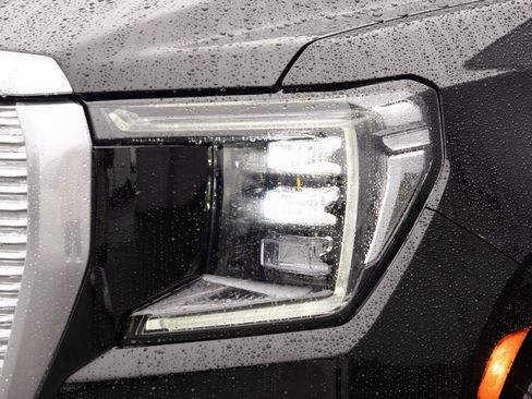 Used 2024 GMC Yukon Denali w/ Denali Reserve Package image 25