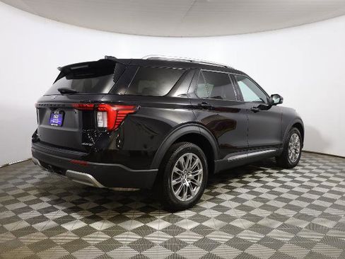 Certified 2025 Ford Explorer Platinum image 5