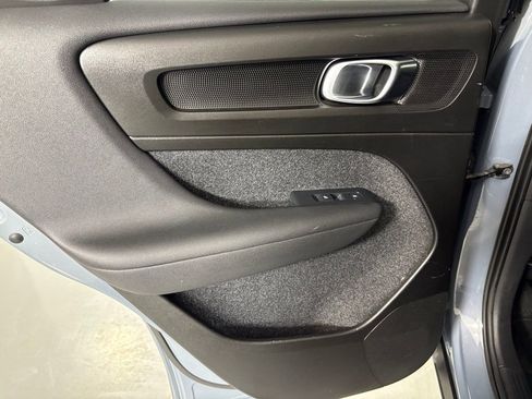Used 2023 Volvo XC40 Recharge Core AWD/4WD image 34