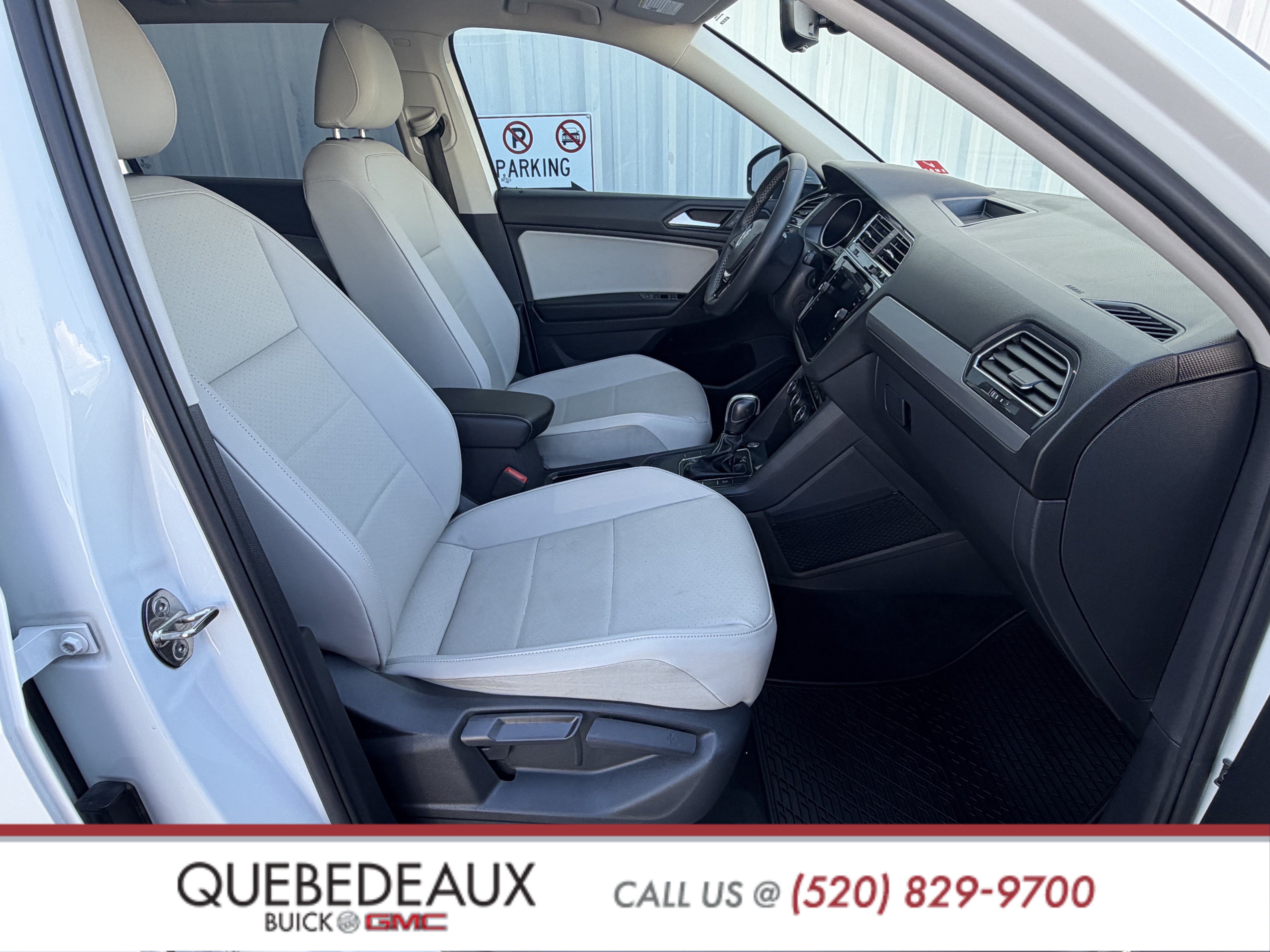 Used 2021 Volkswagen Tiguan SE w/ Panoramic Sunroof Package FWD image 10