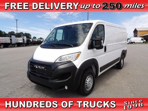 Used 2025 RAM ProMaster 3500 w/ Convenience Group FWD image 1