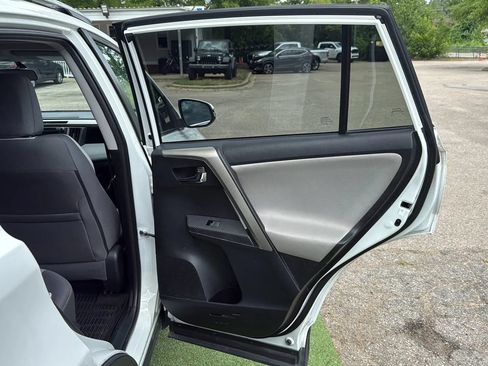 Used 2015 Toyota RAV4 XLE AWD/4WD image 21