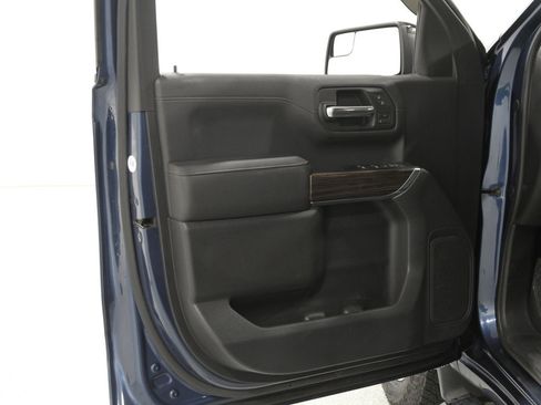 Used 2019 Chevrolet Silverado 1500 RST image 4