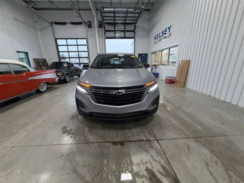 Used 2024 Chevrolet Equinox LS w/ LS Convenience Package image 3