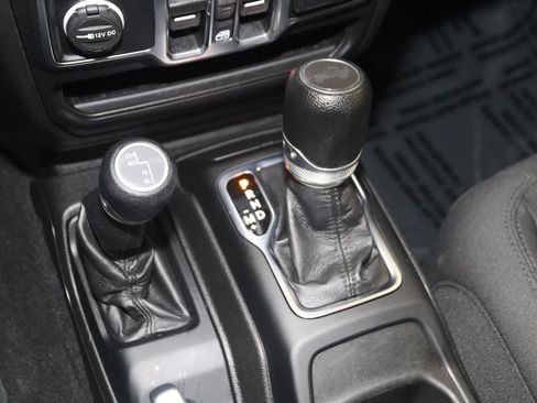 Used 2022 Jeep Wrangler Unlimited Sport AWD/4WD image 7
