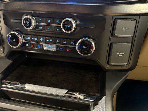 Used 2024 Ford F350 Lariat w/ Lariat Ultimate Package AWD/4WD image 14