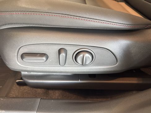 New 2026 Chevrolet Trax RS w/ Sunroof Package FWD image 18