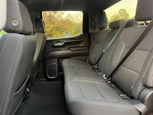 Used 2022 GMC Sierra 1500 SLE image 28