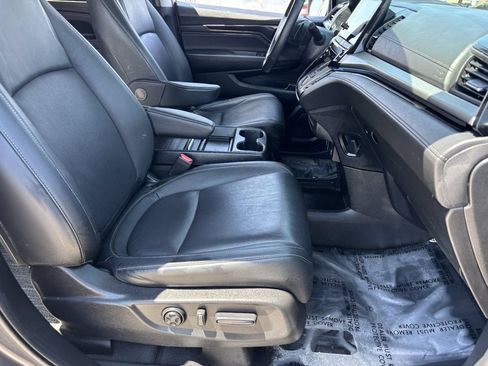 Certified 2024 Honda Odyssey Touring image 9
