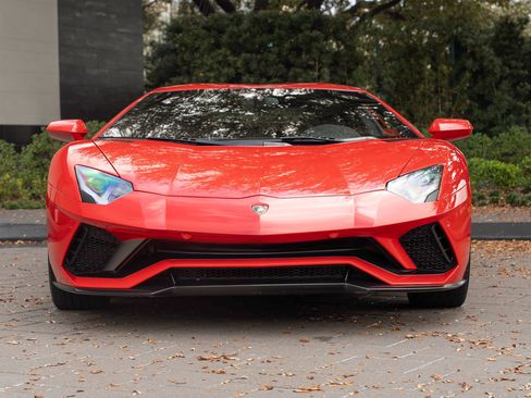 Used 2019 Lamborghini Aventador S AWD/4WD image 7