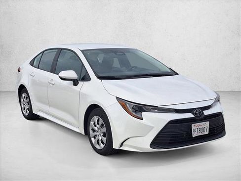 Certified 2025 Toyota Corolla LE image 3