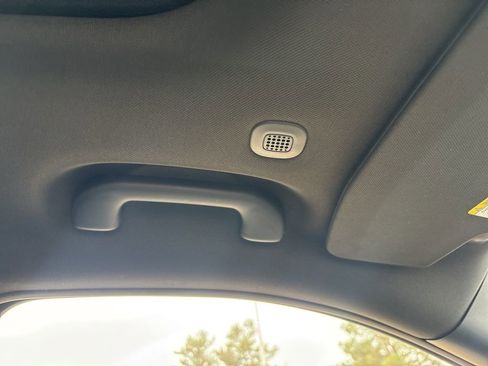 New 2025 Jeep Grand Cherokee L Altitude RWD image 38
