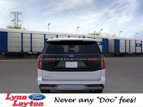 New 2026 Ford Expedition Platinum image 5