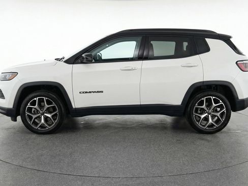 Used 2025 Jeep Compass Limited image 5