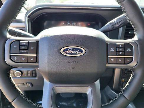 New 2026 Ford F250 Lariat w/ Black Appearance Package AWD/4WD image 9