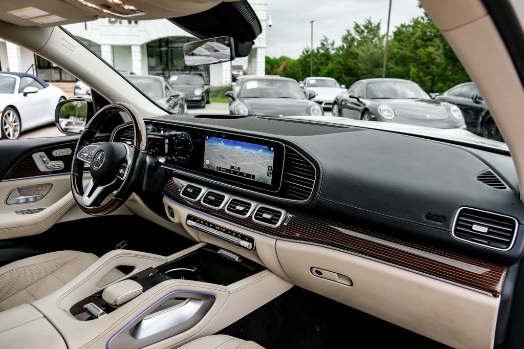 Used 2023 Mercedes-Benz GLS 580 4MATIC image 10