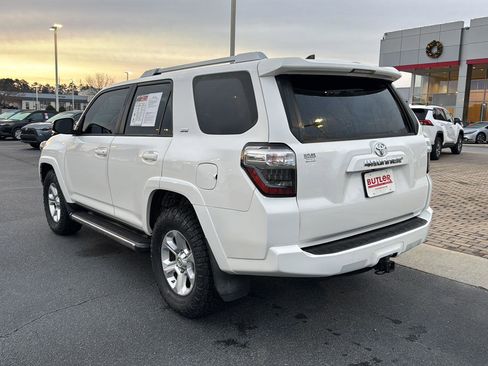 Certified 2018 Toyota 4Runner SR5 image 3