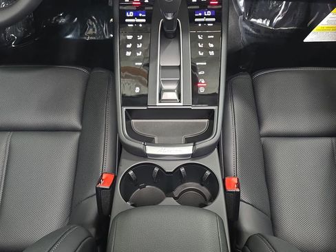 New 2026 Porsche Macan image 20