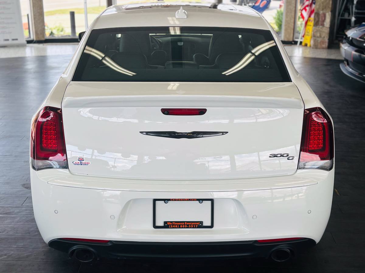 Used 2023 Chrysler 300 C RWD image 8