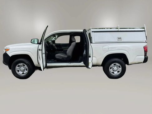 Used 2021 Toyota Tacoma SR RWD image 9
