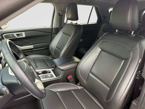 Used 2023 Ford Explorer XLT w/ Equipment Group 202A AWD/4WD image 23