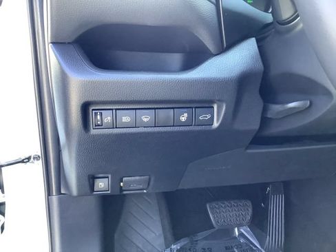 Used 2019 Toyota RAV4 XLE w/ Convenience Package AWD/4WD image 15