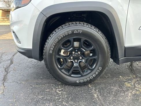 Used 2022 Jeep Cherokee Latitude image 19