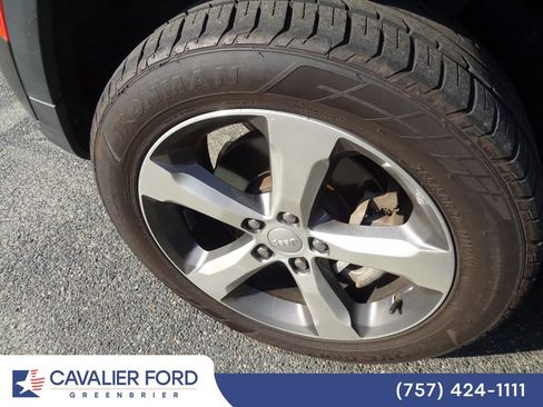 Used 2021 Jeep Grand Cherokee L Limited AWD/4WD image 16