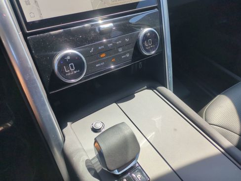 New 2026 Land Rover Discovery S AWD/4WD image 22