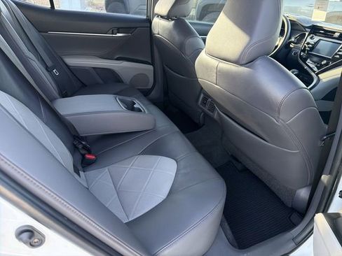 Certified 2018 Toyota Camry XLE image 30