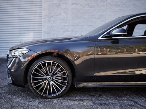 Used 2022 Mercedes-Benz S 580 S 580 w/ AMG Line Package image 11