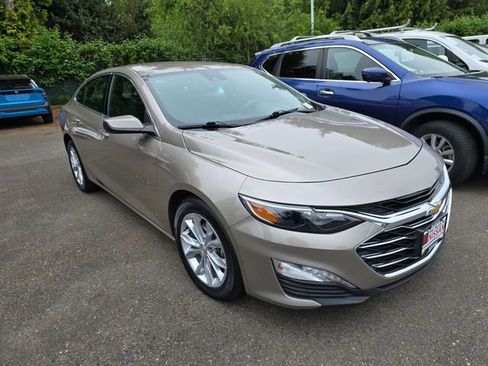 Used 2023 Chevrolet Malibu LT FWD image 2