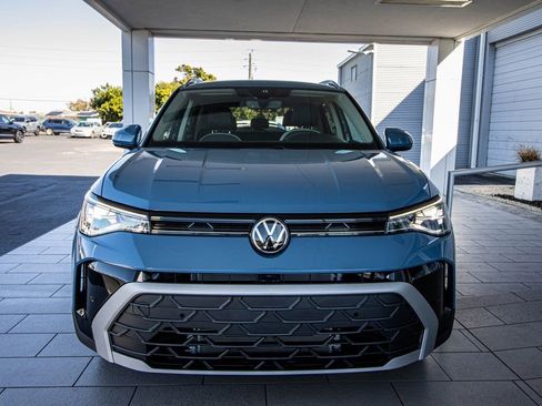 New 2026 Volkswagen Taos SE image 7