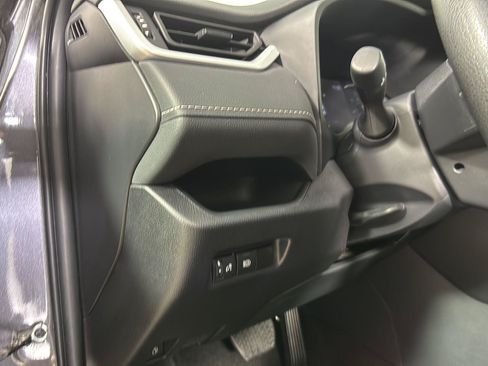 Used 2025 Toyota RAV4 XLE AWD/4WD image 28
