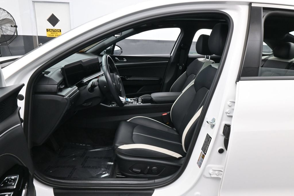Used 2026 Kia K5 GT-Line w/ GT-Line Premium Package FWD image 11