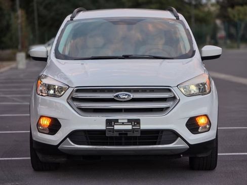 Used 2018 Ford Escape SE FWD image 17
